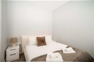 Modern Studio Apartment in Waterloo Liverpool - 1