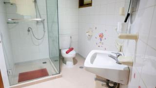 Extra Spacious and Homey 2BR at Kondominium Puncak Marina Apartment By Travelio - 4