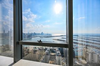 Stylish 1-BR Retreat with Sweeping Views in Palm Tower - 8
