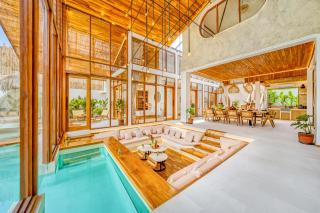 Villa Orlando - Brand New 9BR Jacuzzi Cinema - Seminyak - 7