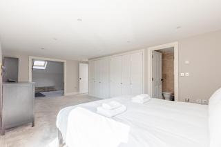 Stunningly Spacious 4BD Home Clapham North - London - 4