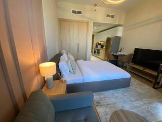 Furnished studio apartment next to metro - Dubai - 2
