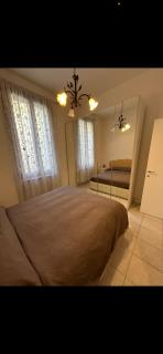 VENICE APARTMENt - - 4