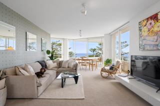 Best Beachfront Location In Manly w Stunning Views - Sydney - 9