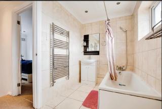 3-Bed Apt-15 Mins to Heathrow-Pet-Friendly-Parking - Northolt - 7