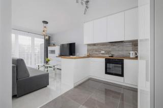 Nowoczesny Apartament w Gliwicach z Umeblowanym Balkonem by Noclegi Renters - Gliwice - 4