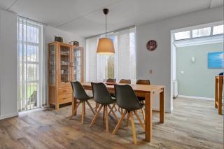 Villa Beatrix - - 9
