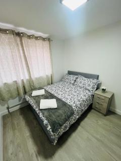 93 New Road - Harmondsworth - 6