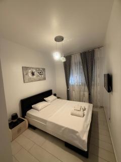 Summer Breeze Mamaia - 0