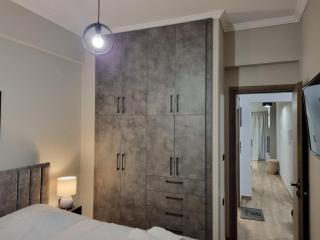 Stylish Fully Renovated Apartment - Koukaki - 5