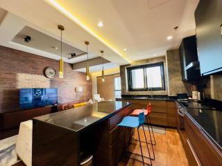 Sea Front Living, Upgraded 2BR Apartment, Escan Tower, Dubai Marina - 6