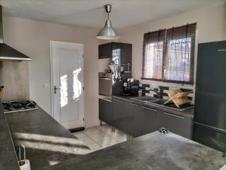 Maison 100m2 plain pied 3 chambres piscine 2 places Parking - Gigean - 9