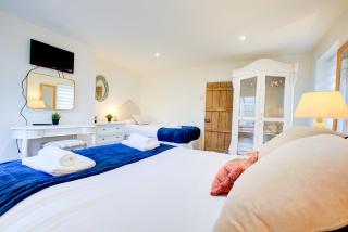 Charming 4-Bed Countryside Retreat with Parking - Batheaston - 7