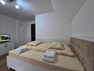 Casa Iura - Onceşti - 2