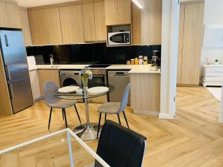 Cosy Uptown 2 Bedroom Sandton - Johannesburg - 6