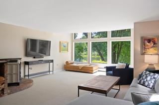 Downtown Middlebury River House - 6