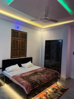 Hotel Royal Grand - Gomti Nagar - 8