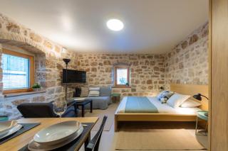Studio Suites Mila - 1