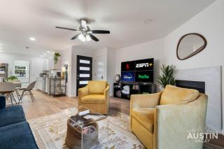 Near BBQ, Coffee More in Brentwood Pet-Friendly 2BR 1BA Condo By Austin Vacay - Austin - 0