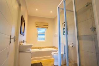 Highrocks Beach House - Umkomaas - 4