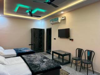 Hotel Royal Grand - Gomti Nagar - 9