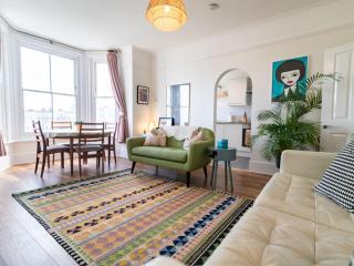 Snug Sea View 2 Bed Apartment - Margate Pass the Keys - Margate - 0