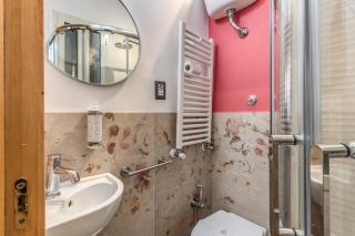 Style Apartment Julia 50 mt from Colosseum - Rome - 2