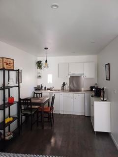 Maisonnette avec pergola - 8