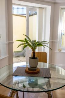 2 South Beach Court - Beach Apartment - Tenby - 6
