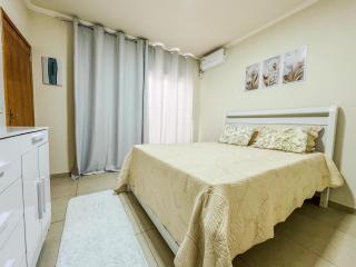 Flat em charmoso residencial + ar cond. e vaga - Ourinhos - 0