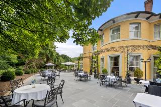 Cork's Vienna Woods Hotel & Villas - Cork - 9