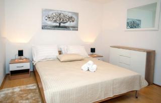 Beautiful Villa Mia with pool in Makarska - Makarska - 3