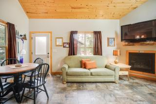 Lakefront Wisconsin Cabin Dock, Walk to Beach! - - 6