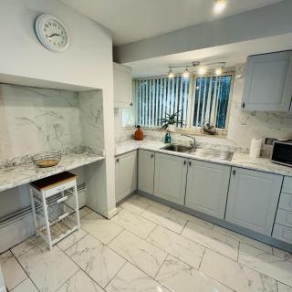 Bryn Gwyn Lodge - Newport - 1