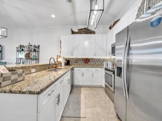 Lakefront 402 - 6