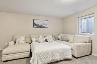 Basketball Court, Pickleball, Karaoke, 6 Beds - Minneapolis - 2