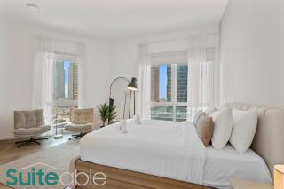 Spacious refurbished Studio steps away from metro - 9