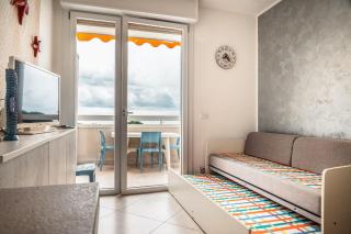 Seaside retreat with terrace in Bibione - Bibione - 5