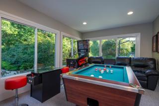 Pool, Hot Tub, Fire Pit & Game Room on 1 Plus Acre on North Shore Drive! - 8