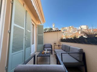 9A - APARTMENT FACING PORT & Town Hall - 9