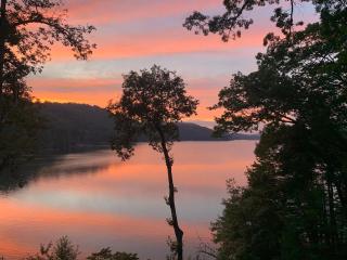 Secluded Lake Glenville Compound Prime Lake View 3 bedrooms - Glenville - 8