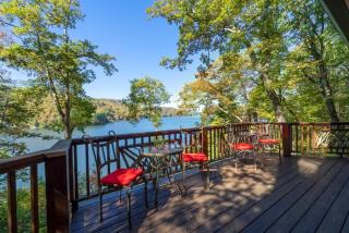 Secluded Lake Glenville Compound Prime Lake View 3 bedrooms - Glenville - 1