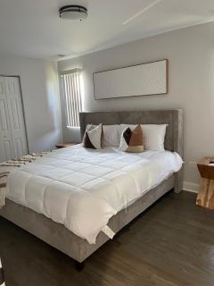 Mixed Neutral Vibes - Chicago - 3