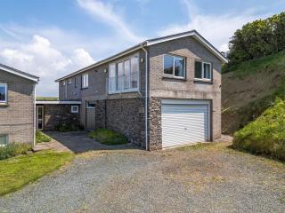 Lovely light and airy 2 bed apartment in Hope Cove, 2 mins from beach! - 1