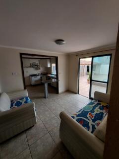 Sobrado espaçoso próximo a praia - 7