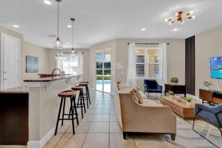 Relaxing 6BR Home w Pool Near Disney - 9