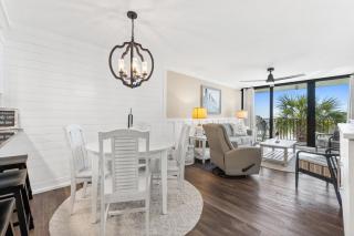 Pelican Walk 302 - 0