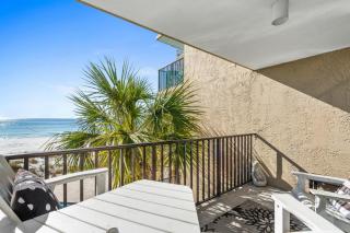 Pelican Walk 302 - 4