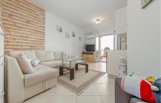 Stunning Apartment In Povljana - Povljana - 6