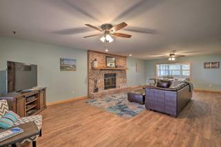 20 Mi to UF Campus Santa Fe Lake Escape with Dock! - 6